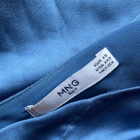 Halter neck top with open back - Picture 7 of 7